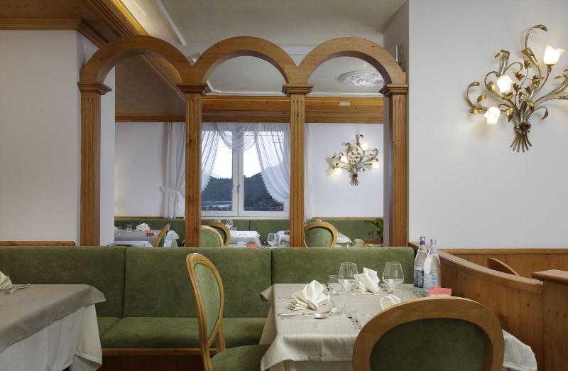 Hotel Olympia Мольвено Екстер'єр фото